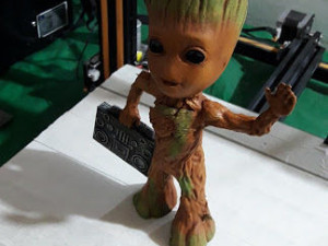 groot con grabadora Modelo 3D