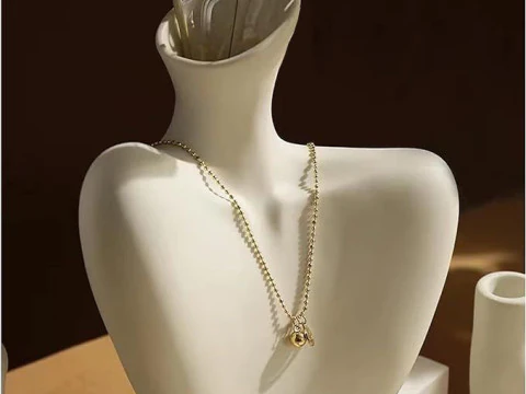 Artistic flower vase 3D Print Model