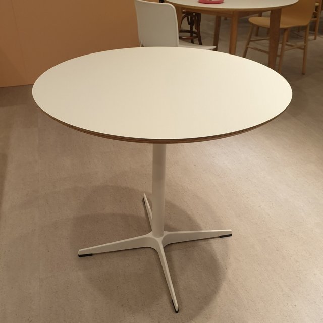 Leo round table 1000 3D 模型 .c4d .max .obj .3ds .fbx .stl .blend 