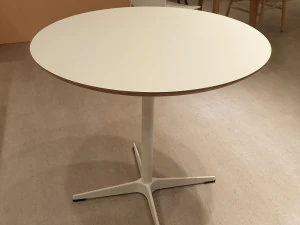 लियो राउंड टेबल 1000 3D मॉडल