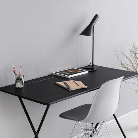 Sm folding outlet table
