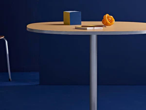 Willy Round Table Cafe 3D Model