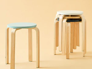 Cadeira redonda de madeira Modelo 3D