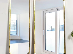 Espelho de corpo inteiro octogonal dourado Modelo 3D