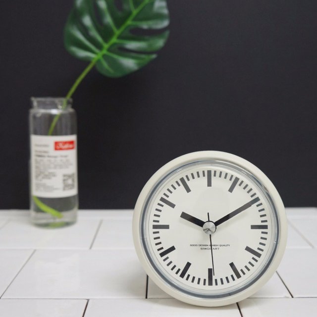 Retro bathroom waterproof watch 3D Модель .c4d .max .obj .3ds .fbx .stl .blend 