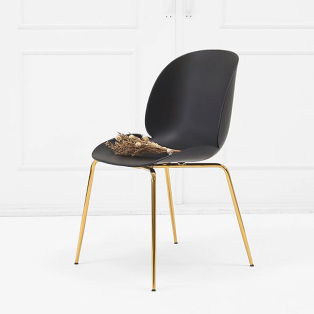 Pick Beetle Gold Chair Modelo 3D .c4d .max .obj .3ds .fbx .stl .blend 