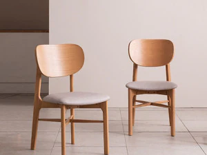 Beginning wooden dining table chair 3D Model