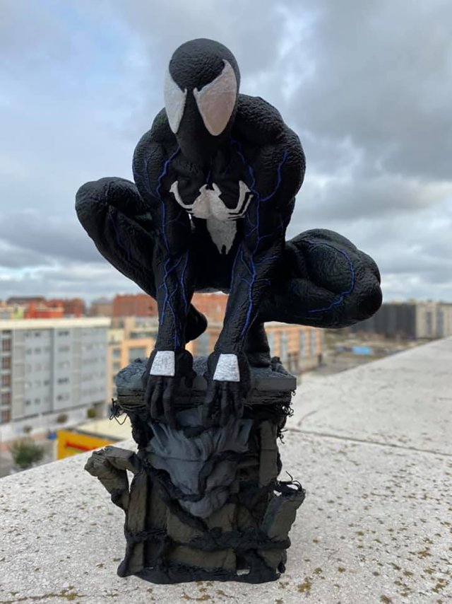 Spiderman VS Venom Marvel 3D Printed and Hand Painted Figure, Decor Gift  Statue 