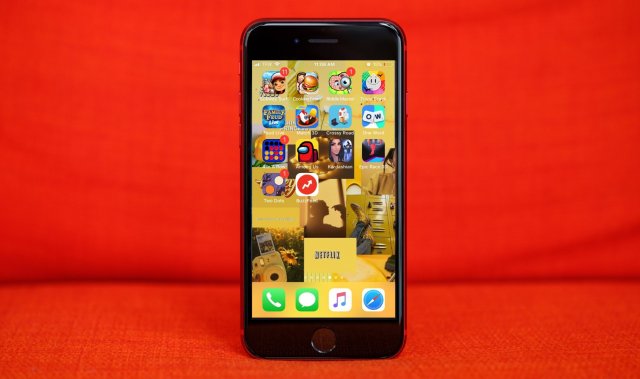 IPhone se 2022 red 3D 모델 .c4d .max .obj .3ds .fbx .stl .blend 