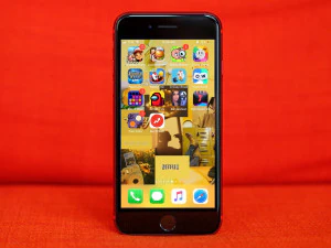 IPhone se 2022 rood 3D Model