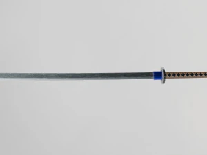 Katana tradizionale giapponese con impugnatura blu e punta affilata Modello 3D