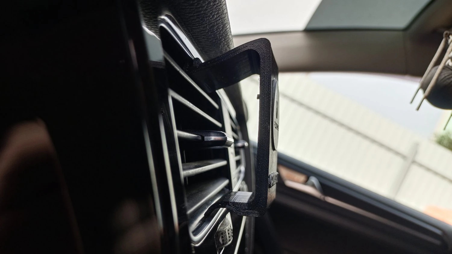 Magnetic phone holder 3D Model .c4d .max .obj .3ds .fbx .stl .blend 