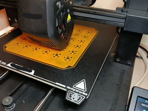 Taburkan Stensil Desain SEPAKBOLA Model Cetak 3D