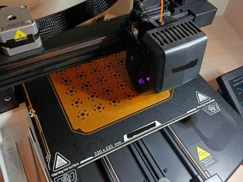 Taburkan Stensil Desain SEPAKBOLA Model Cetak 3D