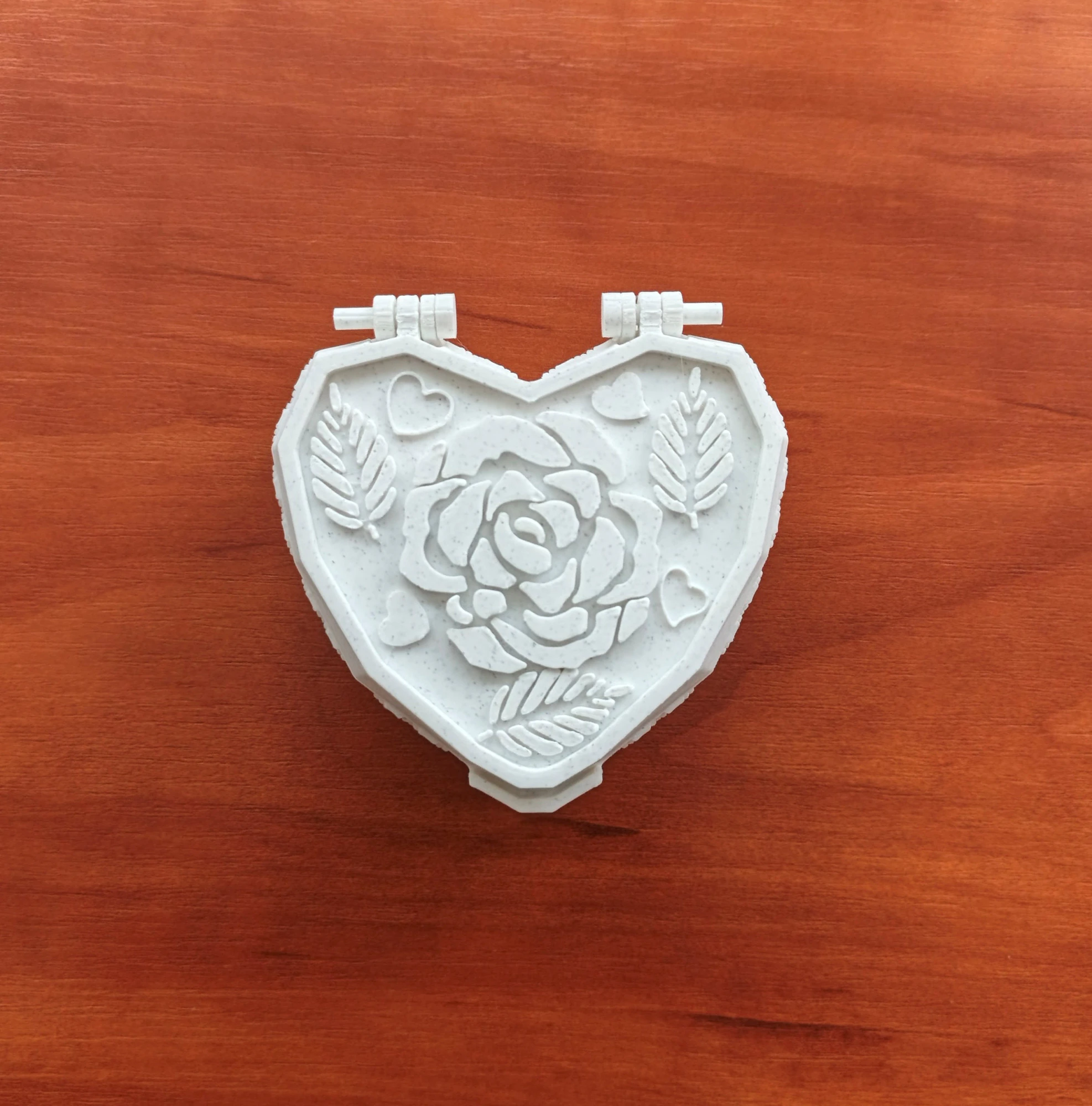 Valentine Rose Heart Jewelry Box Hinged Lid STL 3D Print Model .c4d .max .obj .3ds .fbx .stl .blend