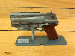 10mm Pistol - Fallout 4 - Printable - STL OBJ CAD bundle - Commercial Use 3Dプリントモデル