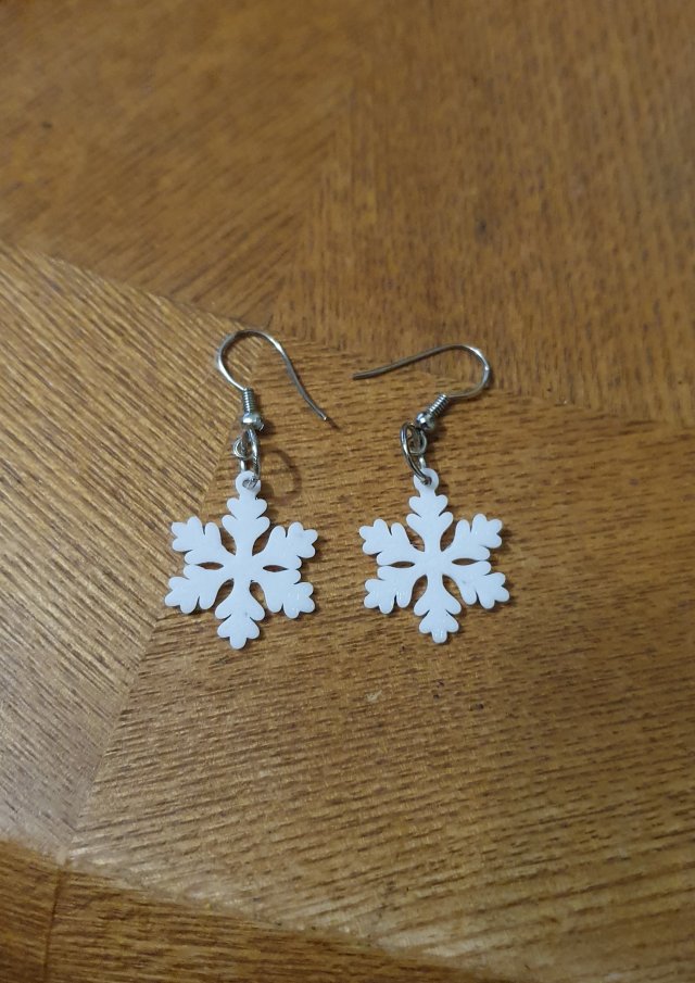 Snowflakes earring 3D 打印模型 .c4d .max .obj .3ds .fbx .stl .blend 
