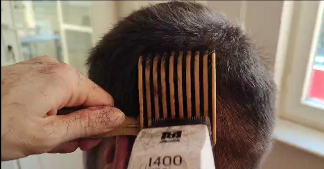 Hair cutting comb - BARBER COMB 3D Baskı Modeli in El Araçları 3DExport