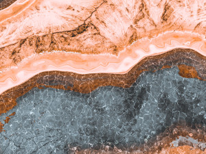 Layered Desert Ridge Lake Terrain Modelo 3D