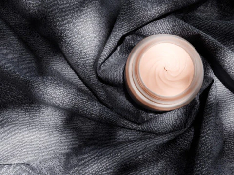 화장품용 애니메이션 3D 트위스트 천 시뮬레이션 3D 모델