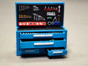 도구와 여닫이 서랍이 포함된 1-64 규모 작업대 작업대 3D 프린트 모델