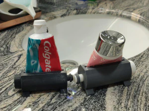 TOOTHPASTE SUPPORT AND SQUEEZER 3D Print Model