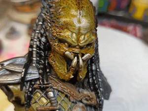 Predator on Throne 3D 3D Print Model
