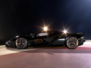Unique Lamborghini-Sian FKP 37 and sexy girl Model 3D