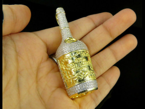 HENNESSY WHISKY WINE BOTTLE DIAMOND PENDANT Modèles 3D en vedette