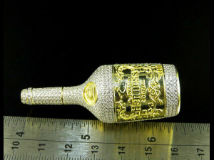 HENNESSY WHISKY WINE BOTTLE DIAMOND PENDANT 3Dプリントモデル
