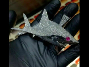SHARK DIAMOND PENDANT 3D प्रिंट मॉडल