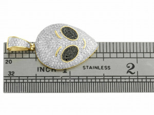 ALIEN FACE EMOJI OVAL DIAMOND PENDANT 3D Baskı Modeli