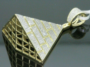 EGYPTIAN PYRAMID DIAMOND PENDANT Modèles 3D en vedette