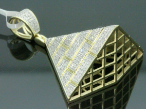 EGYPTIAN PYRAMID DIAMOND PENDANT Modèles 3D en vedette