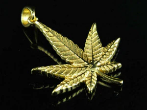 MARIJUANA LEAF DIAMOND PENDANT 3D Print Model