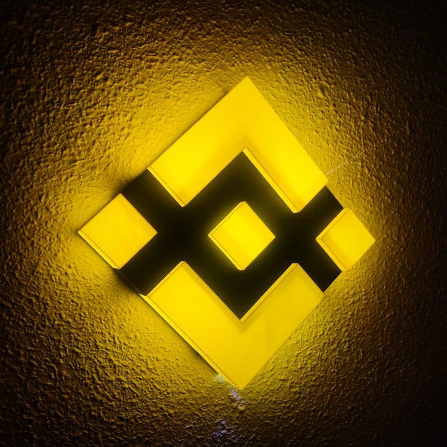 Lampara binance Modelo de impresión 3D .c4d .max .obj .3ds .fbx .stl .blend 