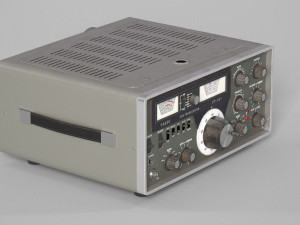 Ham Radio Transceiver Yaesu FT-101 Modelo 3D