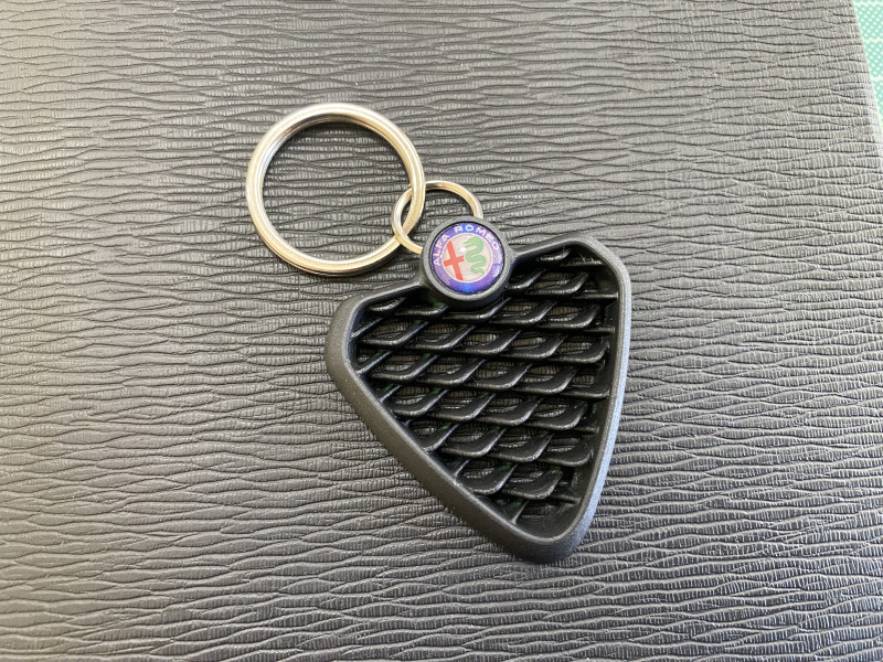 Alfa Romeo Tonale Front Grill Keychain Modèles 3D en vedette .c4d .max .obj .3ds .fbx .stl .blend 