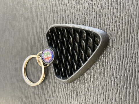 Alfa Romeo Tonale Front Grill Keychain Modèles 3D en vedette