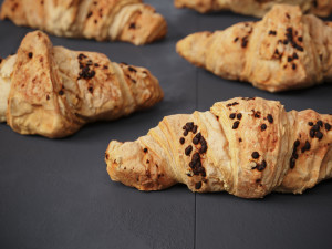 Croissant With Chocolate Chips Modèle 3D