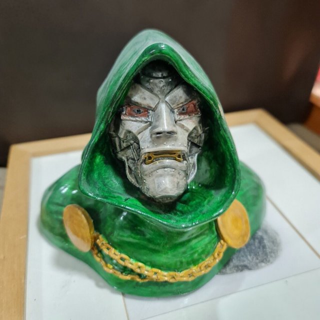 Dr Doom Bust 3D Принт Модель .c4d .max .obj .3ds .fbx .stl .blend 