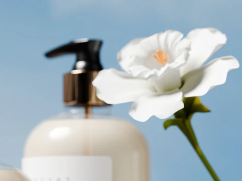 Facial Cleanser Flowers In The Wood Grain Scene Of E-Commerce Products 3D Model