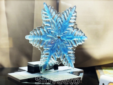 TRANSPARENT SNOWFLAKE WITH INTRICATE HOLLOW DESIGN - PERFECT FOR SLA 3D PRINTING AND WINTER DECOR 3D Print Model