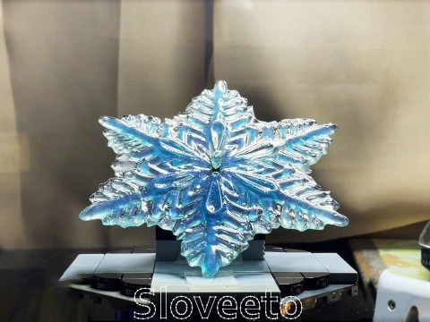 Flocon de neige transparent avec un design creux complexe &ndash; Parfait pour l'impression 3D SLA et la d&eacute;coration hivernale. Modèles 3D en vedette