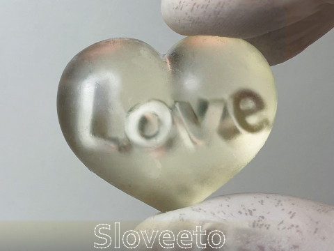 TRANSPARENT HEART FIGURINE WITH INNER LOVE INSCRIPTION 3D Принт Модель