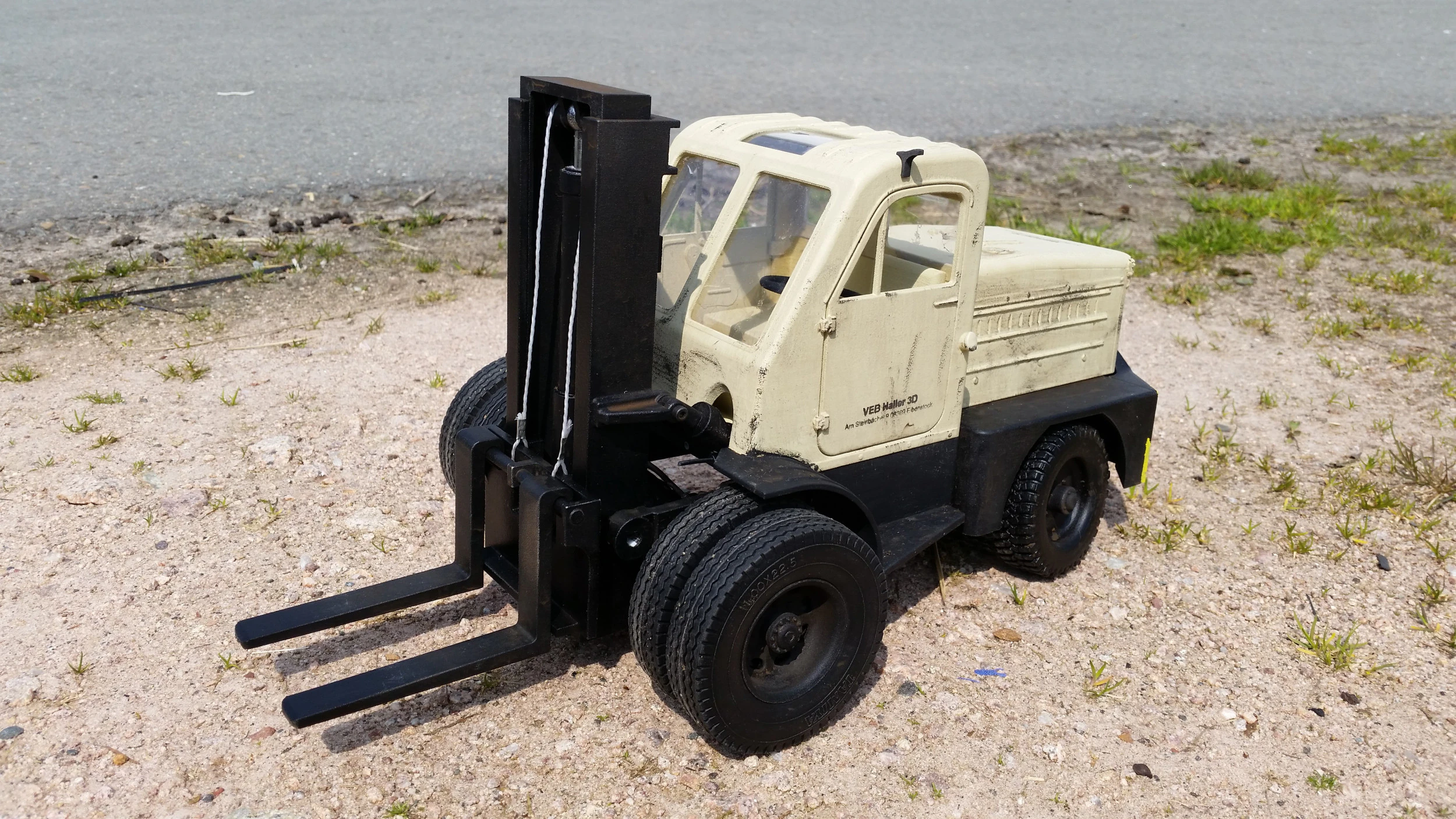 LZA 4045 FORKLIFT 1145 RUSSIA USSR FORKLIFT 3D Print Model .c4d .max .obj .3ds .fbx .stl .blend 