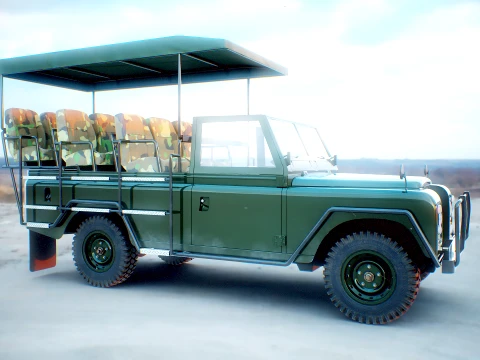 Classic Safari Tour Vehicle 4x4 3D Model