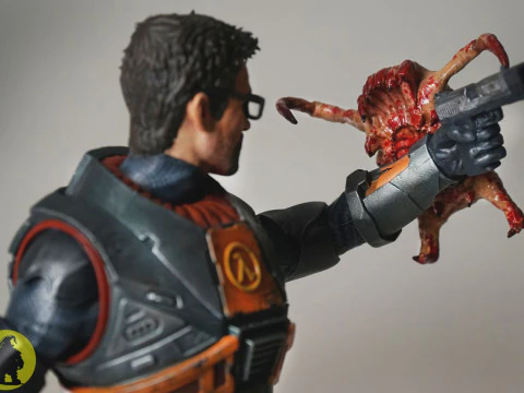 Gordon Freeman vs Headcrab Half-Life 16 and 14 scale 3D Print Model