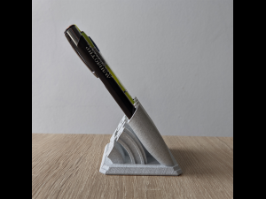 Printable Sweeping Text Plate With Pen Holder Modello di stampa 3D