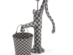 Vintage Water Hand Pump With Bucket 3D Model